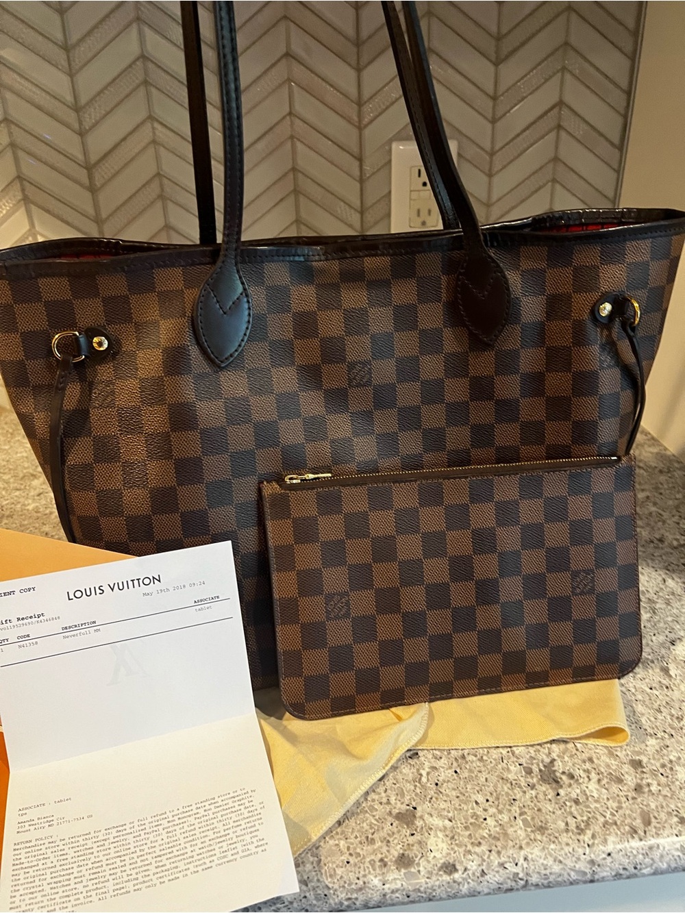 Louis Vuitton Neverfull MM with Pouch